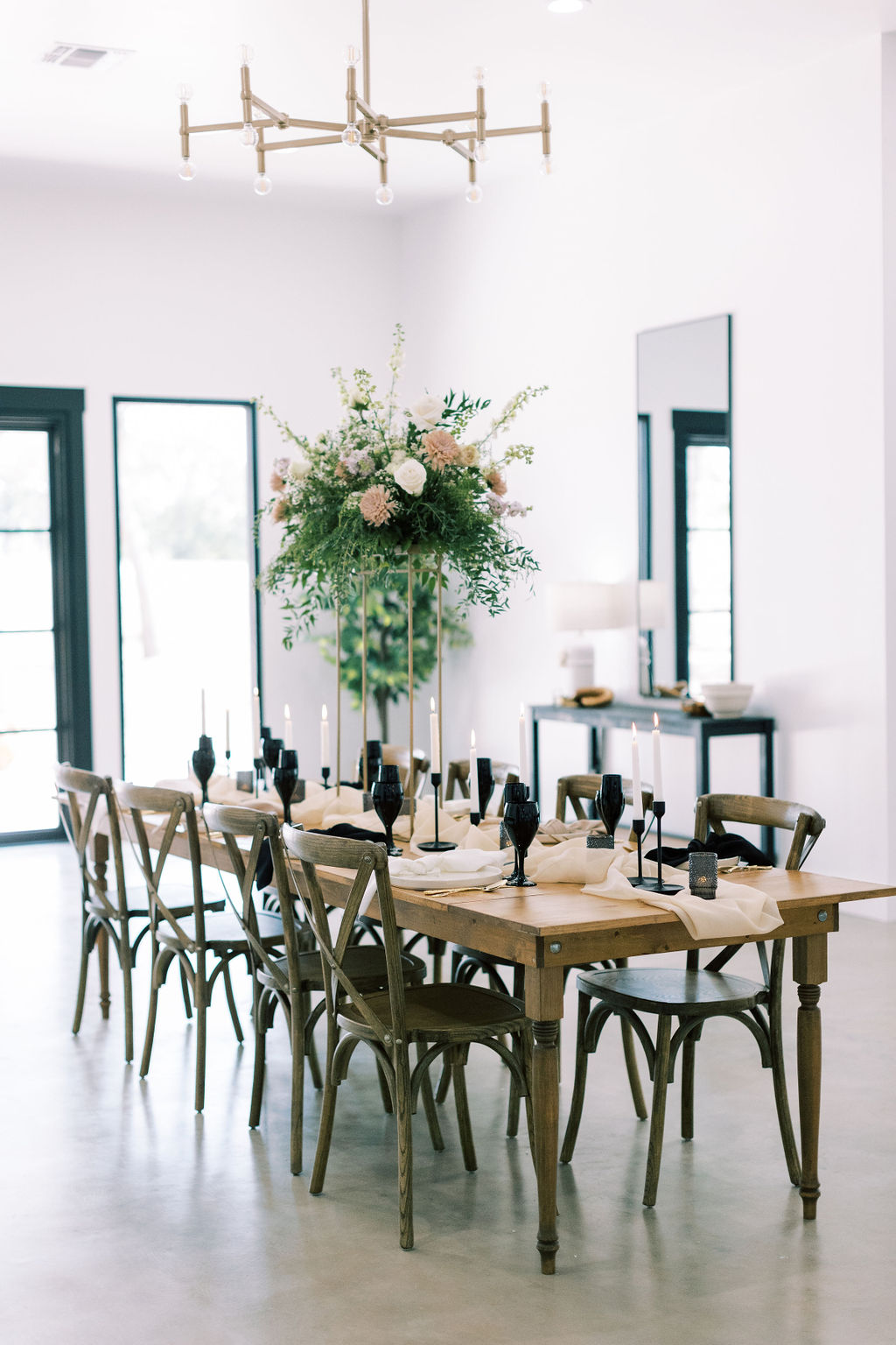 VENUES OF CLEBURNE TOUR AT UNION HOUSE & STYLED SHOOT - Deven Ashley Photo
